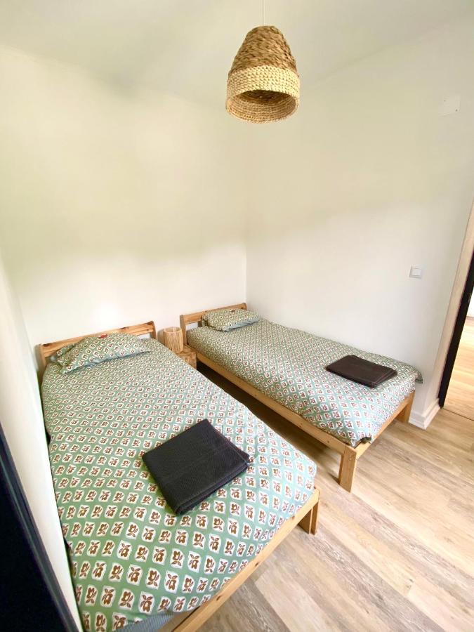 Pine & Apple Sintra Beach House Colares Eksteriør billede